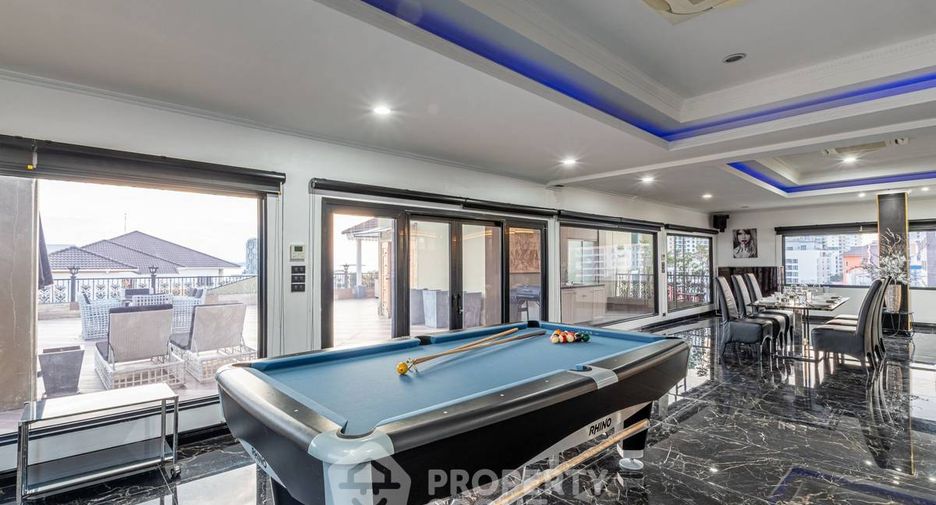 For sale 3 bedrooms condo in Pratumnak, Pattaya