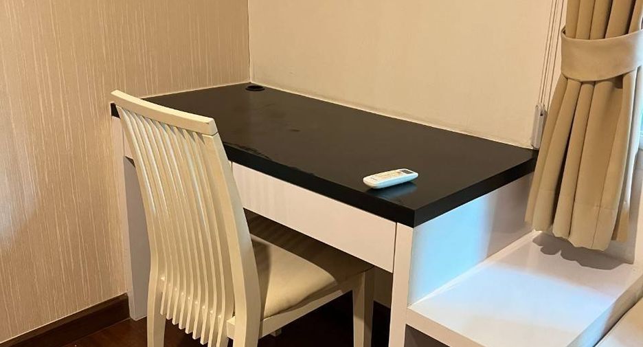 For sale 1 bed condo in Phra Khanong, Bangkok
