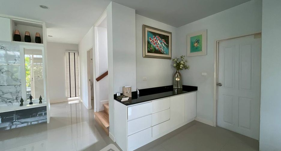 Haus zum Kauf mit 4 Zimmer in Lat Krabang, Bangkok