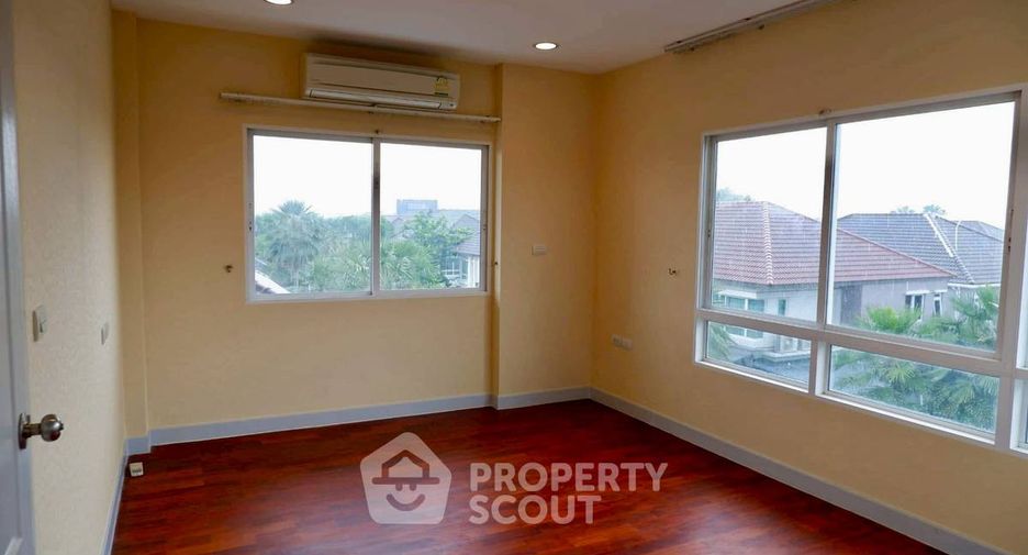 Casa en venta de 5 habitaciones en Saphan Sung, Bangkok