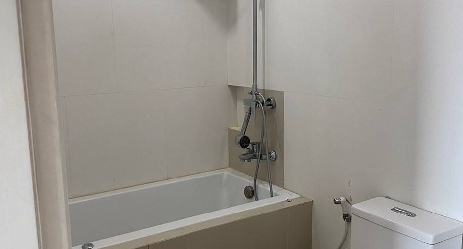 For sale 2 ベッドルーム condo in Watthana, Bangkok