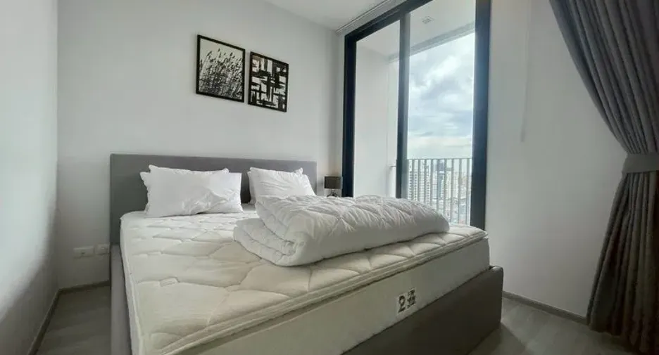 For rent 2 bedrooms condo in Watthana, Bangkok