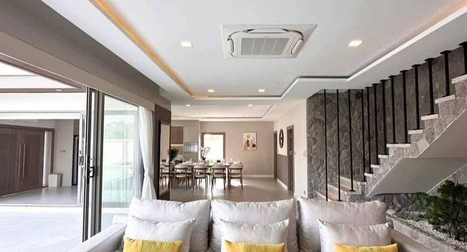 À vendre 7 chambres villa à Huay Yai, Pattaya