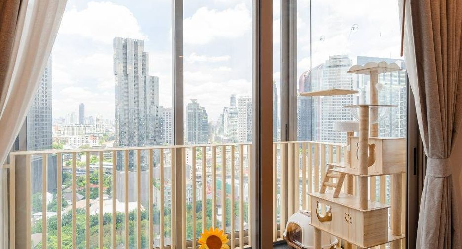 For sale 2 bedrooms condo in Khlong Toei, Bangkok