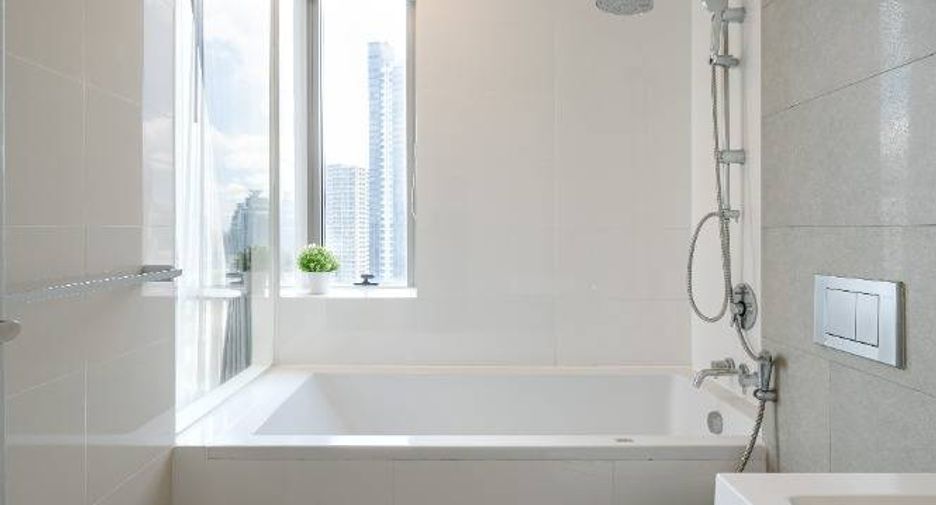 For sale 2 bedrooms condo in Khlong Toei, Bangkok