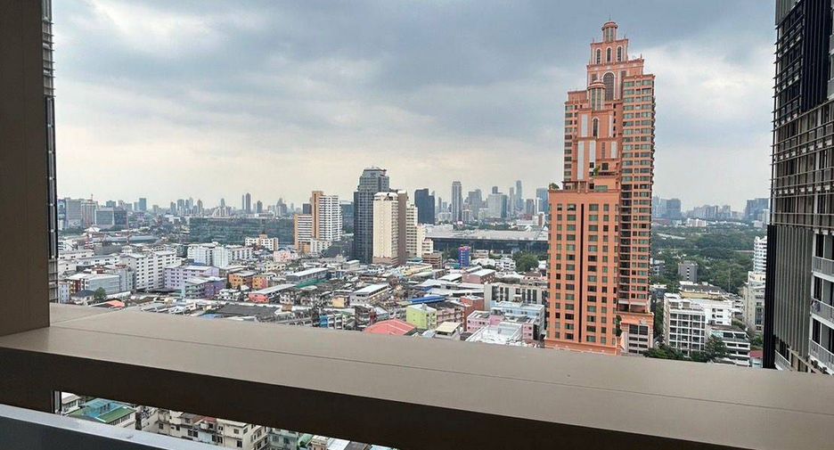 For sale 2 bedrooms condo in Khlong Toei, Bangkok