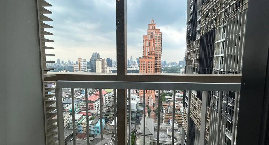 For sale 2 bedrooms condo in Khlong Toei, Bangkok