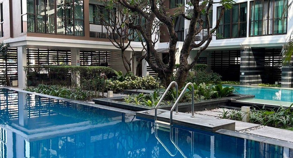 For sale 2 bedrooms condo in Khlong San, Bangkok