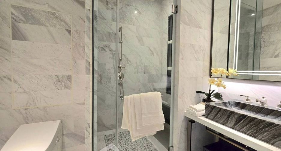 For sale 3 bedrooms condo in Khlong San, Bangkok