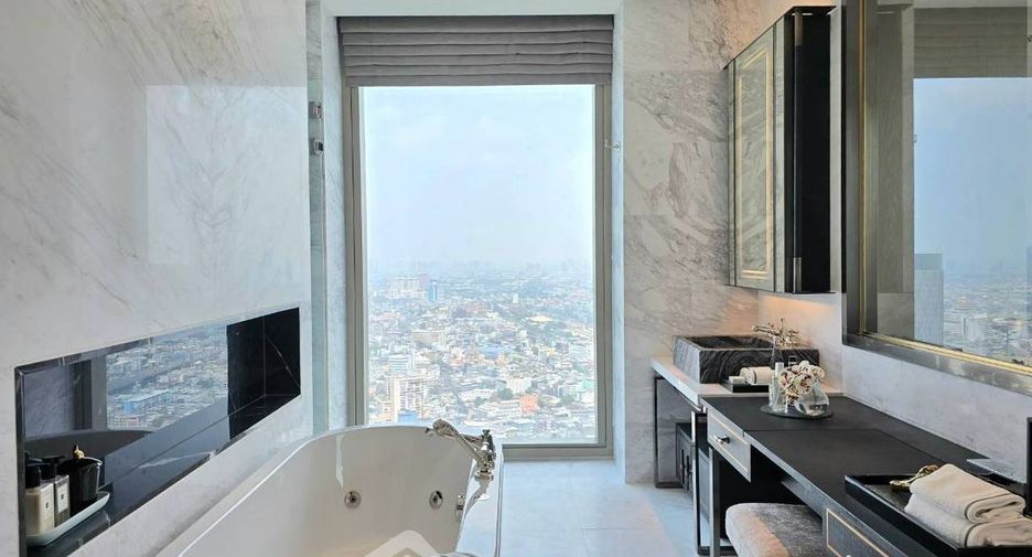 For sale 3 bedrooms condo in Khlong San, Bangkok