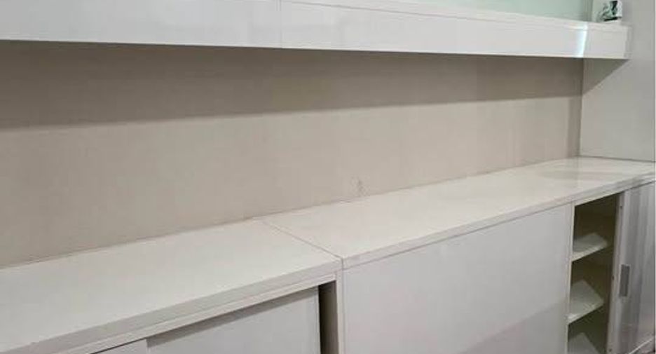 For sale 2 bedrooms condo in Huai Khwang, Bangkok