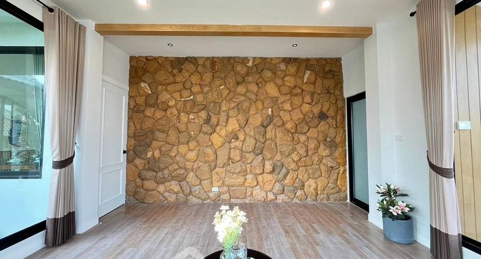 Villa en venta de 4 habitaciones en Bang Lamung, Chonburi