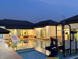 Villa en venta de 5 habitaciones en Bang Lamung, Chonburi