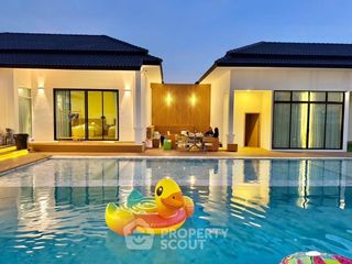 Villa en venta de 5 habitaciones en Bang Lamung, Chonburi