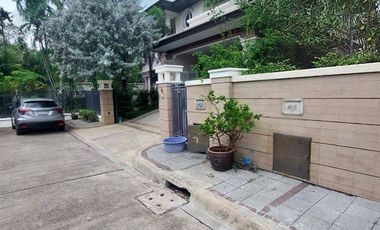 For sale 3 bedrooms house in Taling Chan, Bangkok