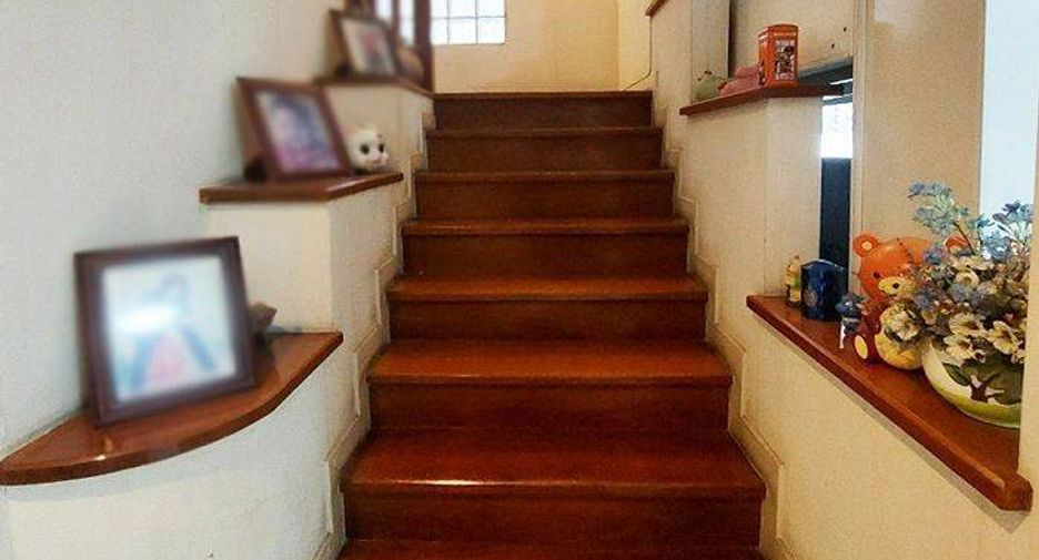 For sale 3 bedrooms house in Taling Chan, Bangkok