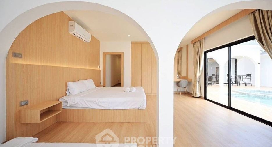 À vendre 4 chambres maison à Huay Yai, Pattaya