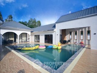 Casa en venta de 4 habitaciones en Bang Lamung, Chonburi