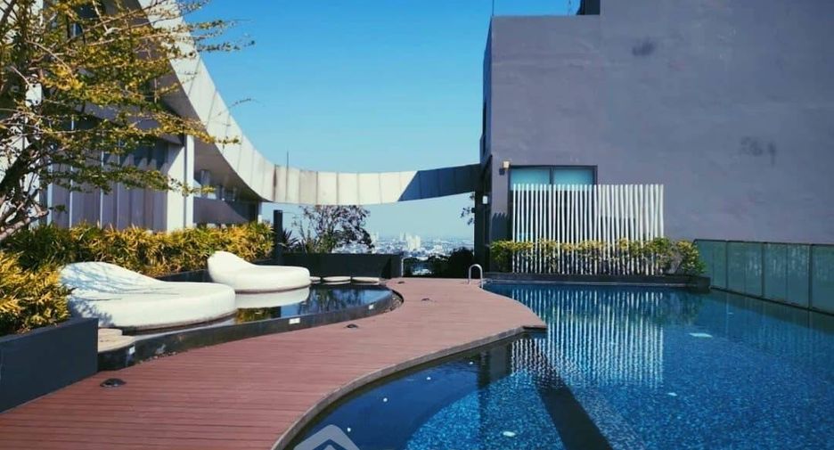 For sale 1 bed condo in Khlong Toei, Bangkok
