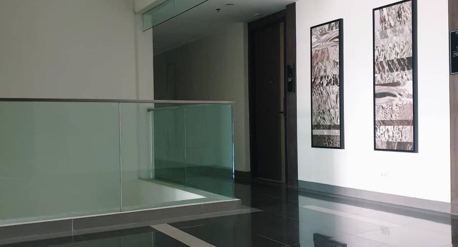 For sale 1 bed condo in Khlong Toei, Bangkok