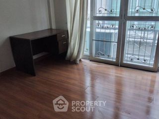 For sale 3 bedrooms townhouse in Bang Kapi, Bangkok