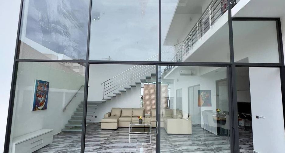 For sale 6 bedrooms villa in Pratumnak, Pattaya