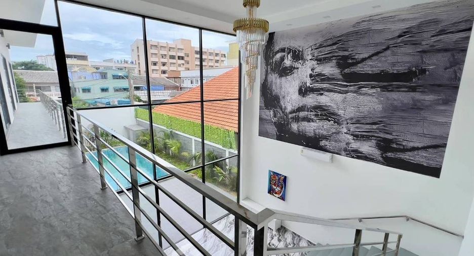 For sale 6 bedrooms villa in Pratumnak, Pattaya