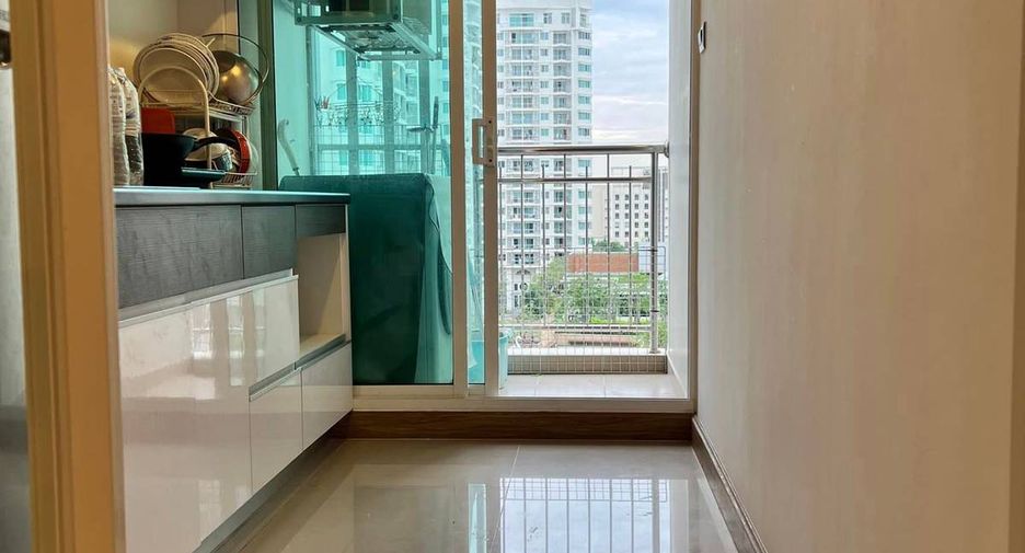 For sale 1 bed condo in Huai Khwang, Bangkok
