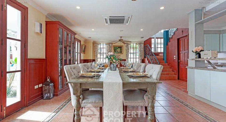 For sale 5 bedrooms villa in East Pattaya, Pattaya