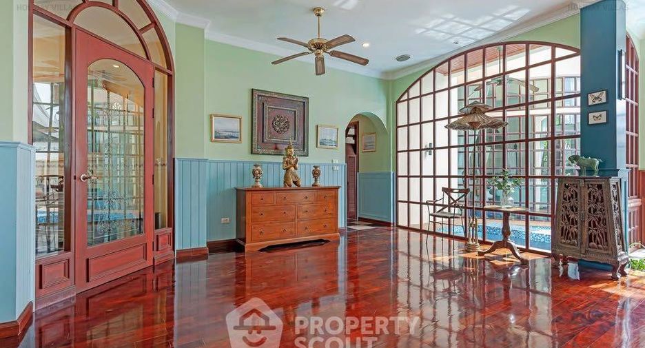 For sale 5 bedrooms villa in East Pattaya, Pattaya