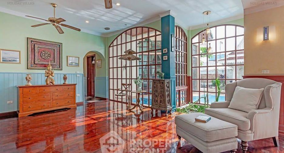 For sale 5 bedrooms villa in East Pattaya, Pattaya