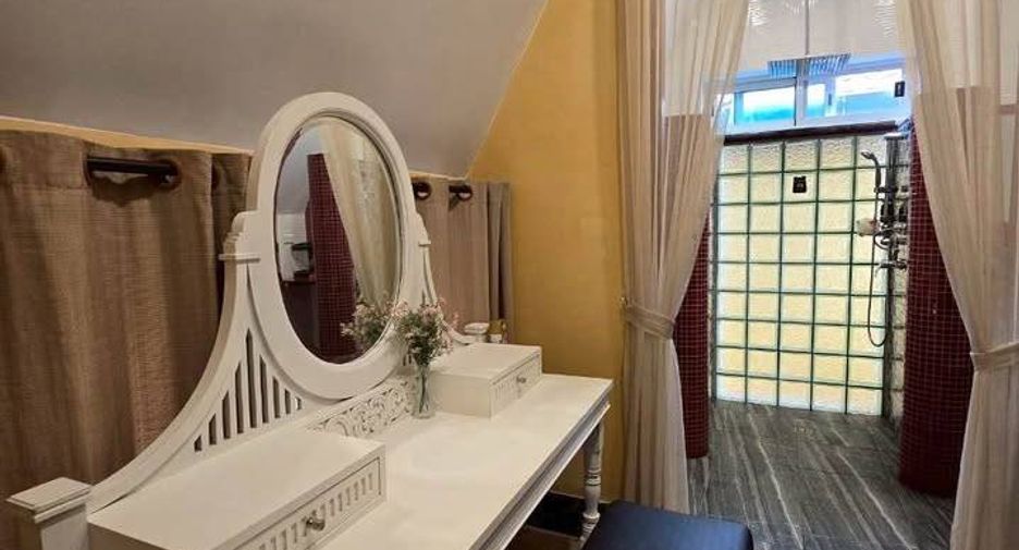 For sale 4 bedrooms house in Jomtien, Pattaya