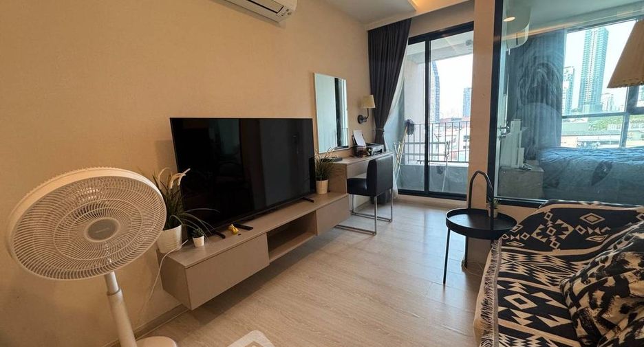 À vendre 1 chambre condo à Khlong Toei, Bangkok