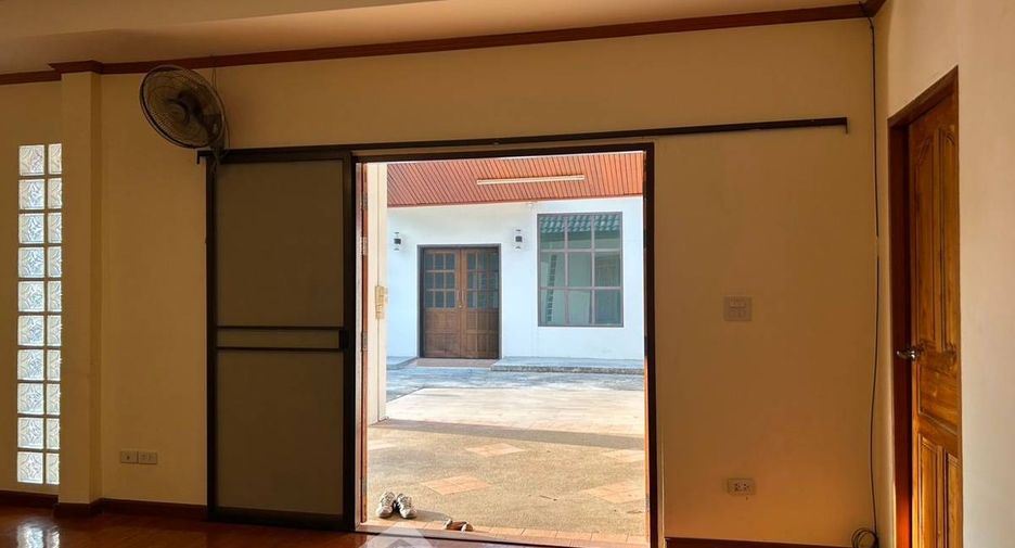 À vendre 4 chambres maison à Jomtien, Pattaya
