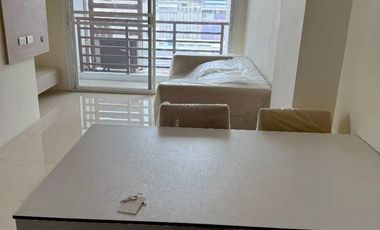 Condo en venta de 2 habitaciones en Ratchathewi, Bangkok