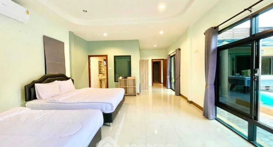For sale 4 bedrooms villa in Huay Yai, Pattaya