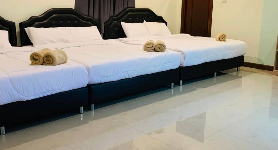 For sale 4 bedrooms villa in Huay Yai, Pattaya