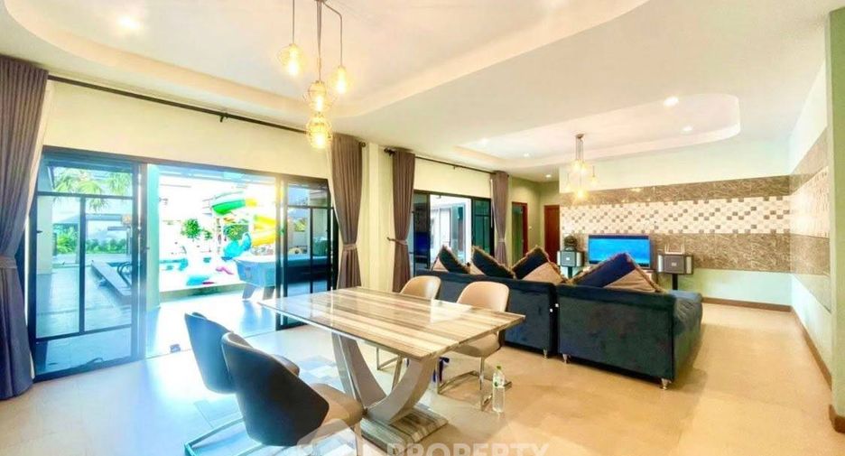 For sale 4 bedrooms villa in Huay Yai, Pattaya