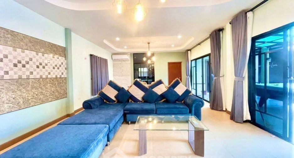 For sale 4 bedrooms villa in Huay Yai, Pattaya