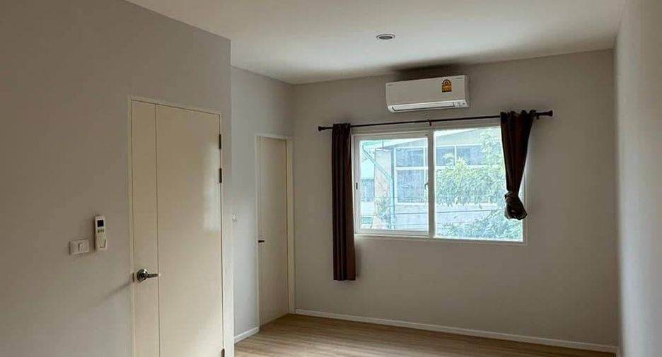Продажа 3 спальни таунхаус в Пращет, Бангкок