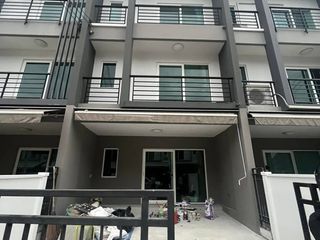 出售 3 卧室 联排别墅 在 Prawet, 曼谷