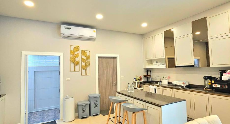Продажа 4 спальни вилла в Huay Yai, Паттайя