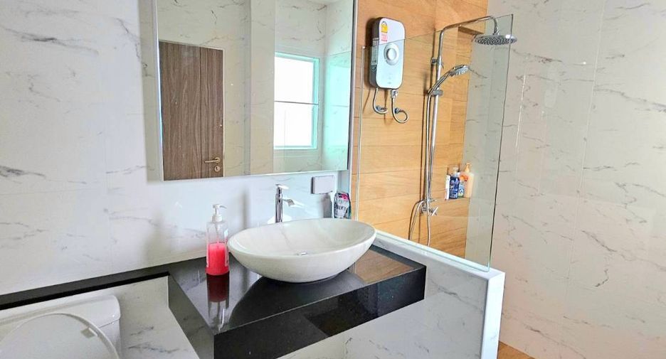 Продажа 4 спальни вилла в Huay Yai, Паттайя