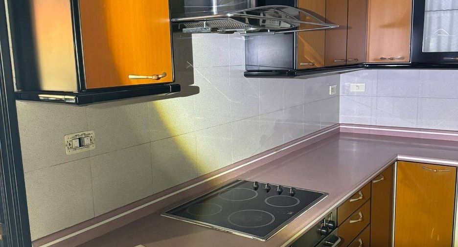 For sale 3 bedrooms condo in Yan Nawa, Bangkok