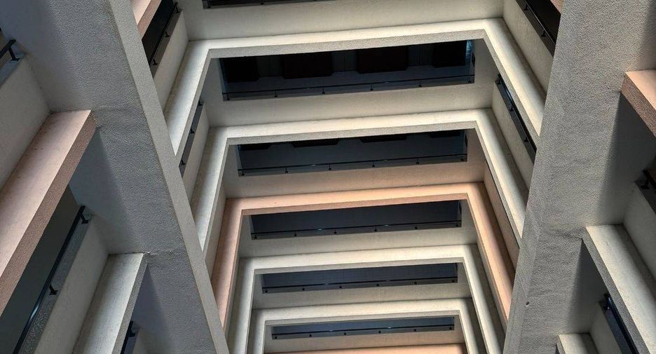 For sale 3 bedrooms condo in Yan Nawa, Bangkok