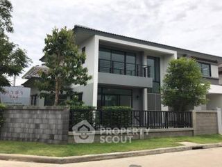 Casa en venta de 4 habitaciones en Lat Krabang, Bangkok
