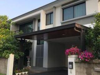 Casa en venta de 4 habitaciones en Lat Krabang, Bangkok