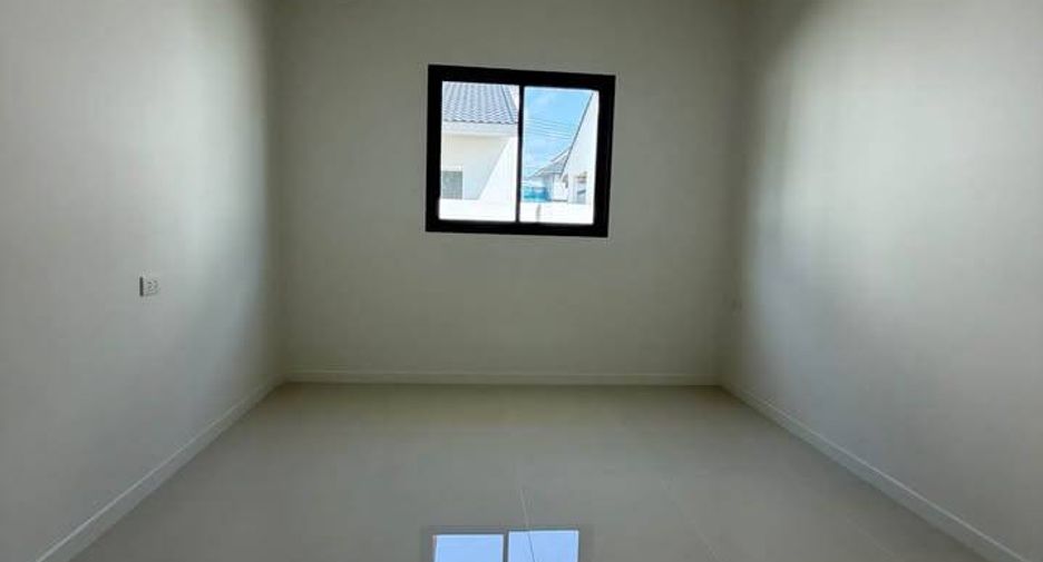For sale 4 bedrooms house in Mueang Chon Buri, Chonburi