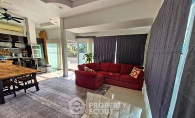 À vendre 5 chambres maison à Huay Yai, Pattaya
