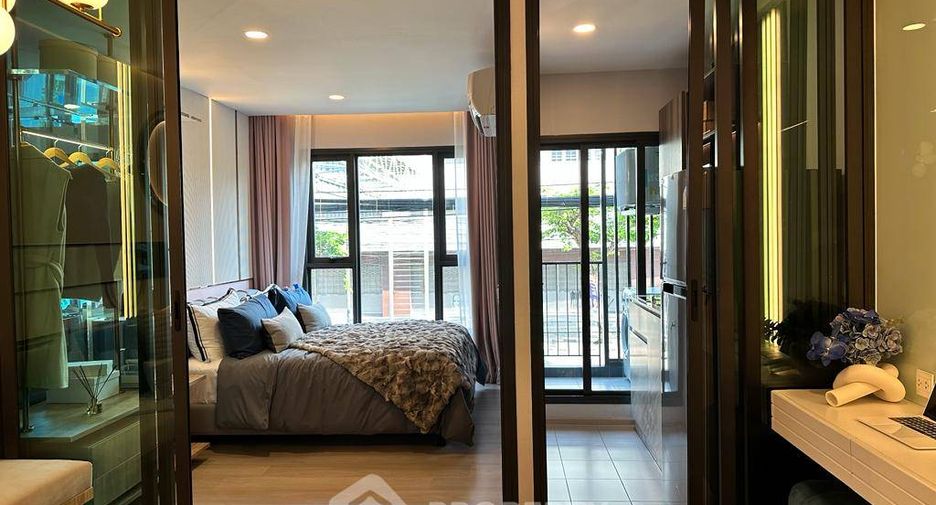 À vendre 2 chambres condo à Phra Khanong, Bangkok